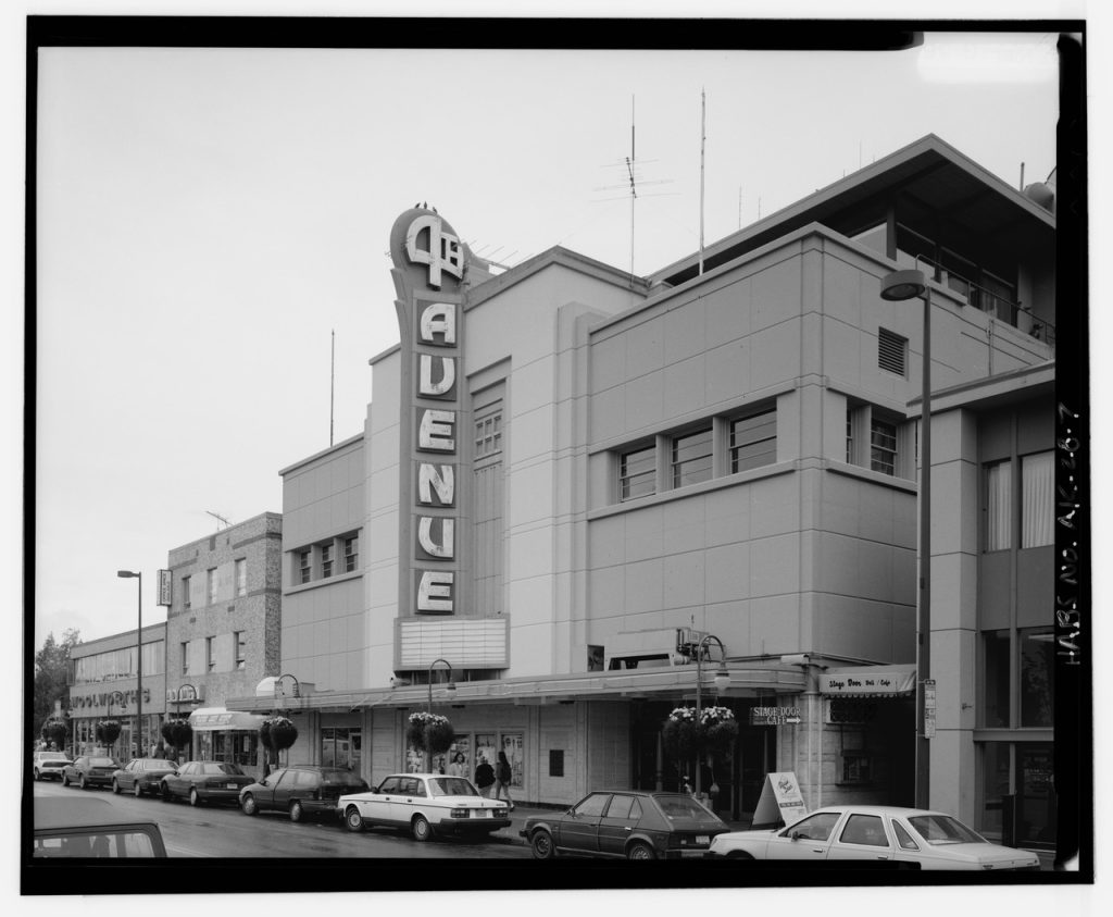 Historic Anchorage Hotel Bar & Lounge — Anchorage