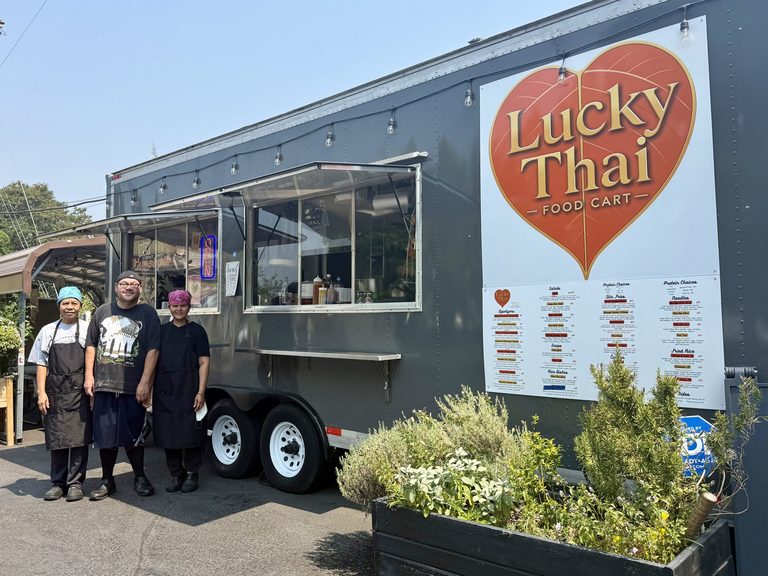 Lucky Thai Food Cart Opens In Eugene S Friendly Neighborhood