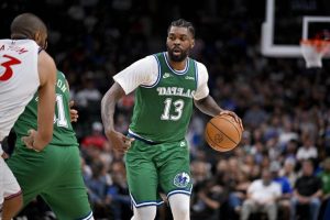 Mavericks Sign Naji Marshall