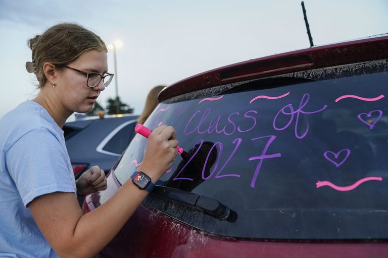 Metro Detroit Students Return To Classrooms Amid School Closures And New State R