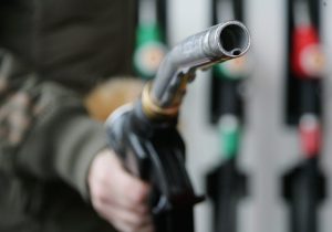 Minnesota Gas Prices Dip To 4 00 Per Gallon As National Prices Ease