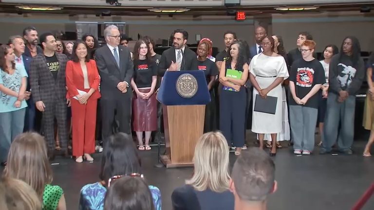 Nyc Offers Free Broadway Tickets To High School Students