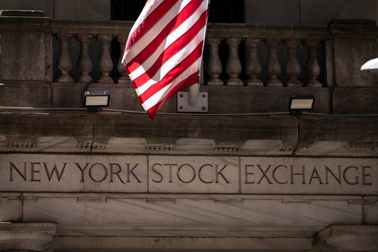 Oil Prices Settle Amid Inflation Concerns