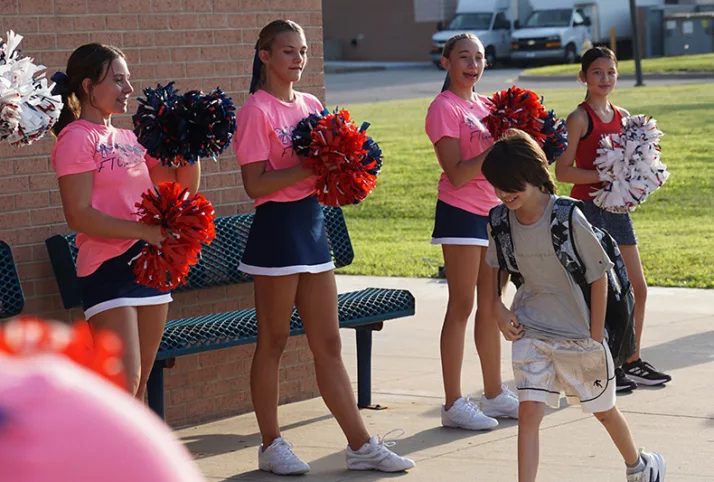 Olathe Schools Welcome Students Back For First Day Of Classes