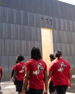 Ou Football Team Tours Oklahoma City National Memorial To Learn State S History