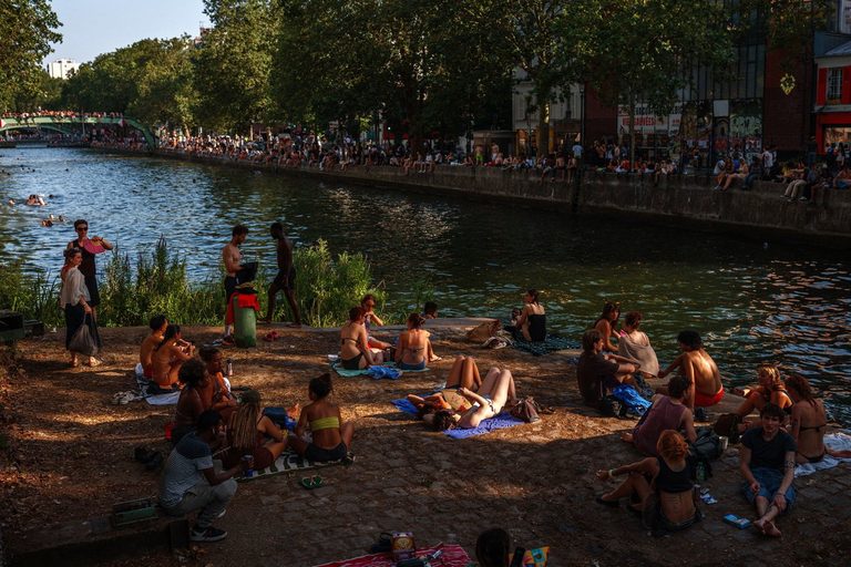 Paris S Historic Maid Rooms Face Extinction As Heatwaves Make Them Unsafe