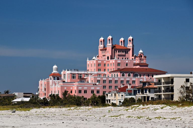 Don CeSar Hotel Pink Palace Beach Resort — St Petersburg