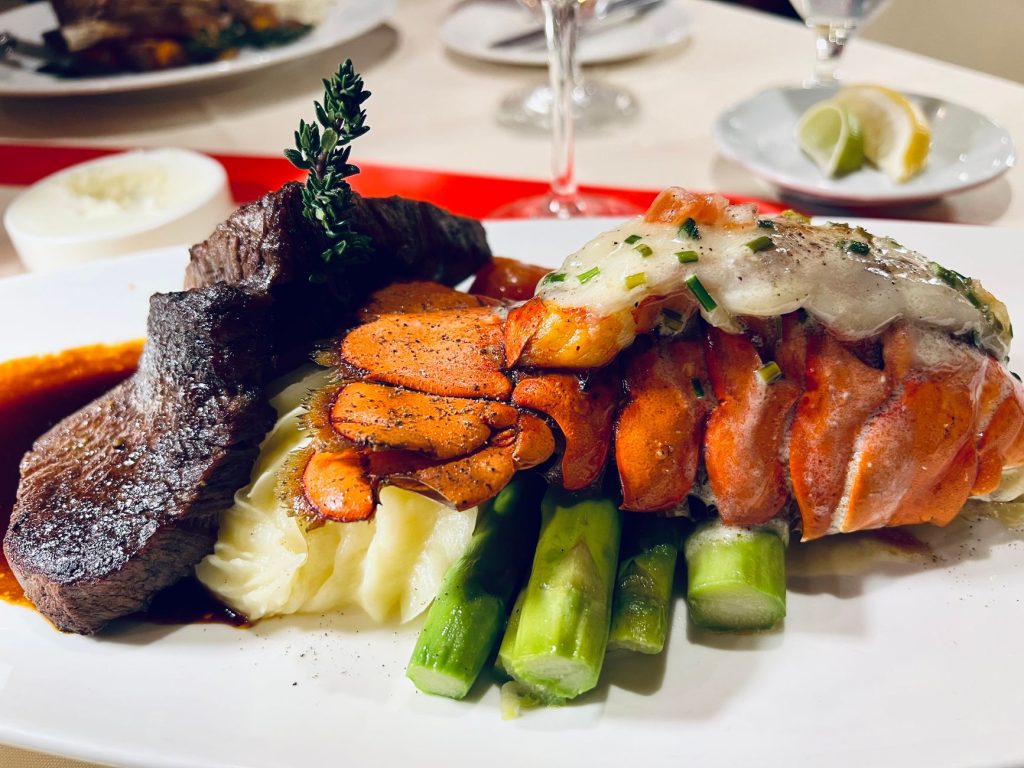 Manning's Steaks & Seafood — Tacoma