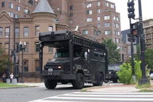 Police Close Pennsylvania Avenue Nw After Suspect Barricades Inside Unit