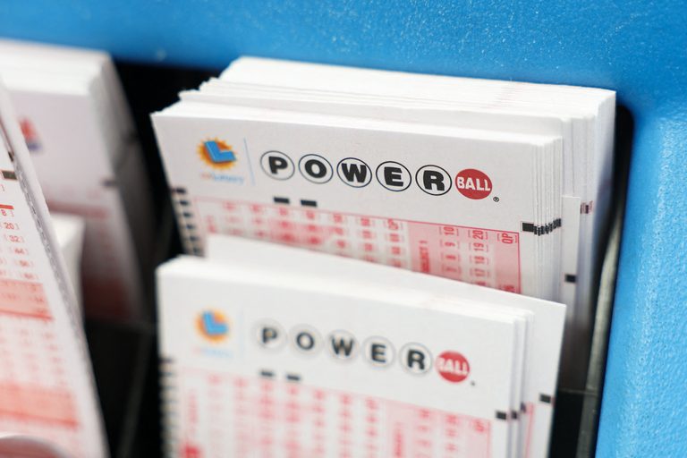 Powerball Jackpot Nears 1 Billion