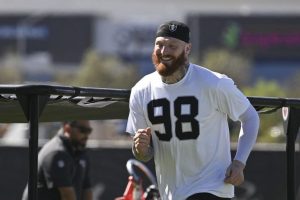 Raiders Maxx Crosby Kirk Cousins Involved In Training Camp Scuffle