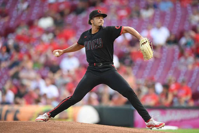 Reds Beat Marlins 1 0