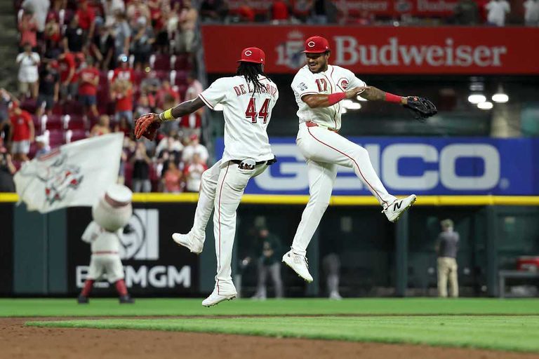 Reds Win 5 4 Against Athletics