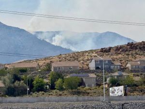 Reno Firefighters Battle Fast Moving Hawk Fire As Evacuations Hit 90 000 Residen
