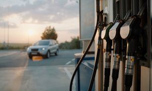 Rising Gas Prices Drive Families Toward Electric Suvs Kia Ev9 Leads Market