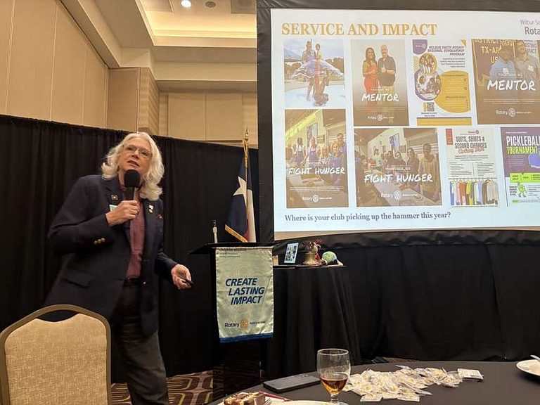 Rotary District Governor Visits Texarkana Club