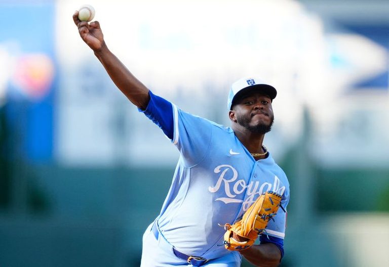 Royals Place Rookie Rhp Luinder Avila On 15 Day Injured List