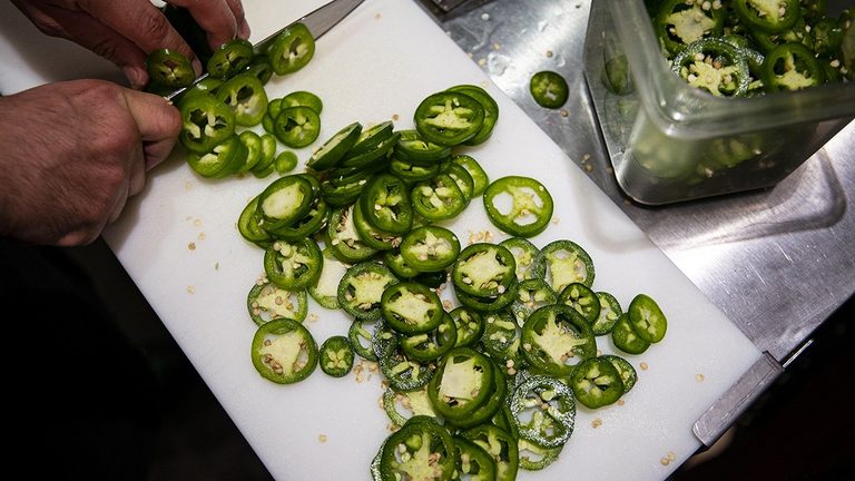 Salmonella Outbreak Linked To Fresh Jalape Os Sickens Over 430 People Nationwide