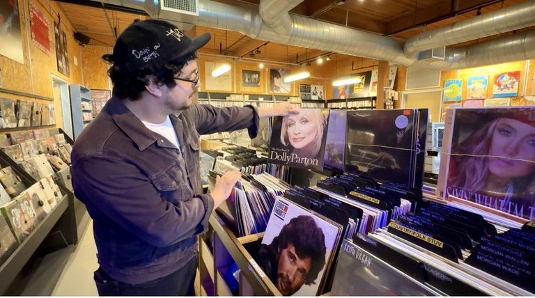 Santa Barbara And Ventura Record Stores Honor Dolly Parton After Her Passing