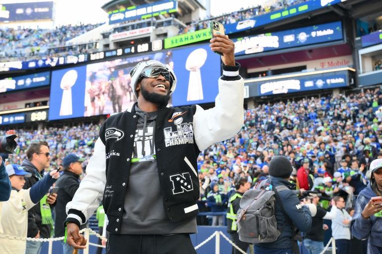 Seahawks Cb Devon Witherspoon Gets 132M Extension
