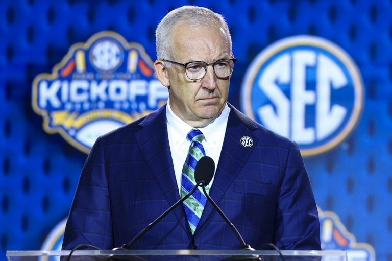 Sec Adopts Strict Penalties For Coaches Who Reinstate Former Pro Athletes