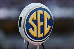 Sec And Big Ten Ban Former Professionals From Returning To College Sports