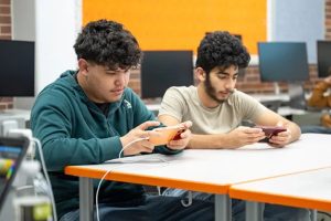 Shawnee Mission School District Finalizes Cell Phone Policy