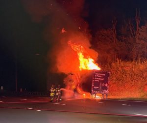 Southington Fire Department Responds To Tractor Trailer Fire On I 84 Eastbound