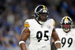 Steelers Dt Keeanu Benton Signs 4 Year Extension