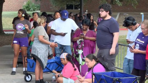 Tarrant County Students Receive Free Supplies