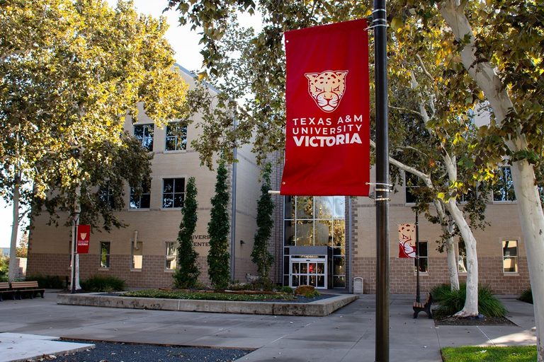 Texas A M Victoria Faculty Protest New Mandatory On Campus Work Rule