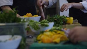 Texas Restaurants Report Rising Insurance Costs And Labor Worries Amid Immigrati