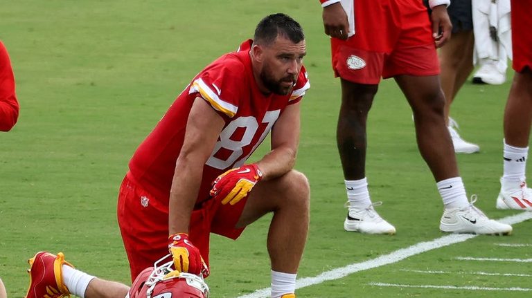 Travis Kelce S Training Camp Physique