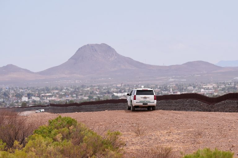Trump Administration Begins Arizona Border Wall Construction Despite Tribal Oppo