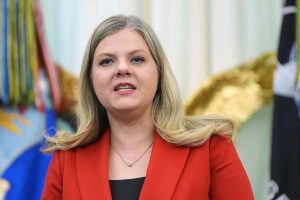Trump Nominates Dr Heidi Overton White House Aide To Lead The Fda