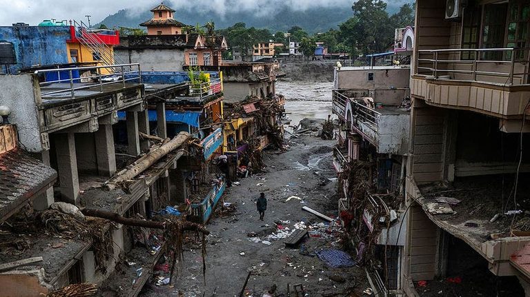 U S Aids Nepal Flood Relief As 80 Americans Remain Missing