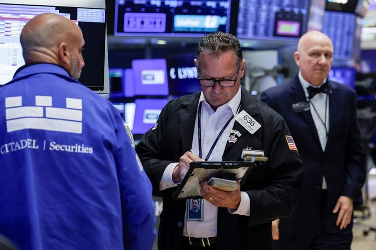 U S Stock Futures Flat As Bond Yields Rise Ahead Of Walmart Earnings