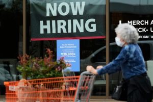 U S Weekly Unemployment Claims Fall To 206 000 As Layoffs Stay Low