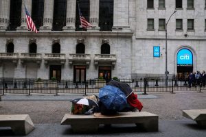 Ubs Global Wealth Management Raises Year End S P 500 Target To 8 100