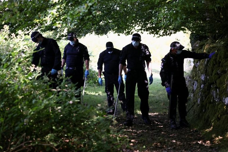 Uk Police Reopen Burglary Case