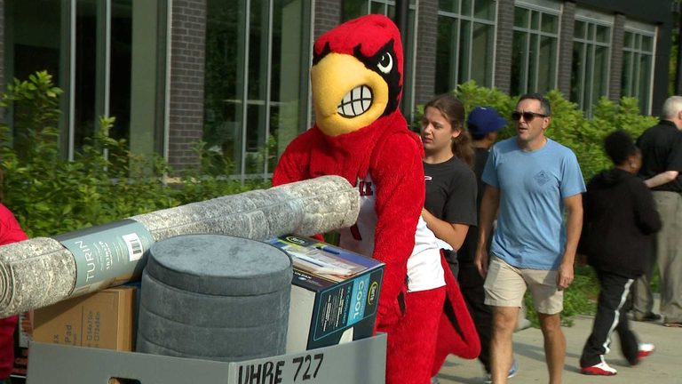 Uofl Welcomes Record Freshman Class