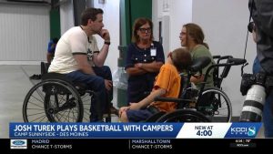 Us Senate Hopeful Visits Des Moines Camp