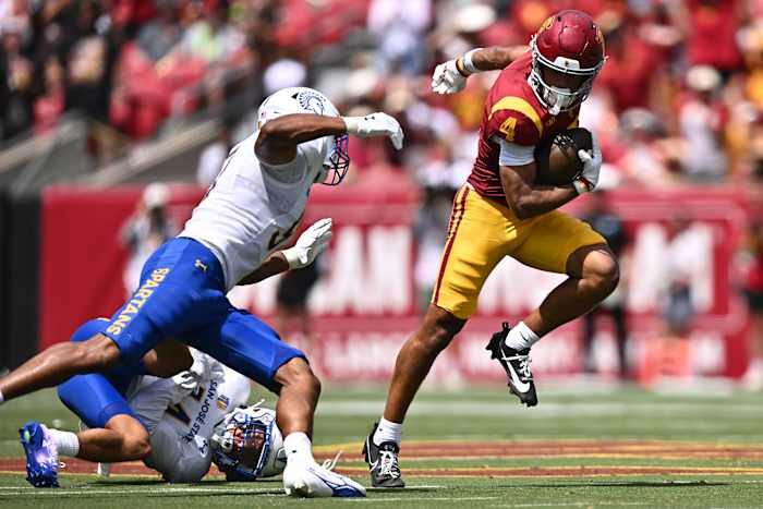 Usc Trojans Start Season With 42 26 Win Over San Jose State
