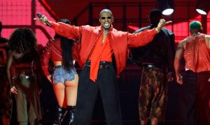Usher Addresses Rumors Of Using Look Alike At Concerts