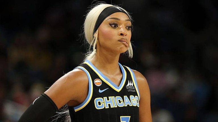 Wnba Player Hits Two Opponents In Face