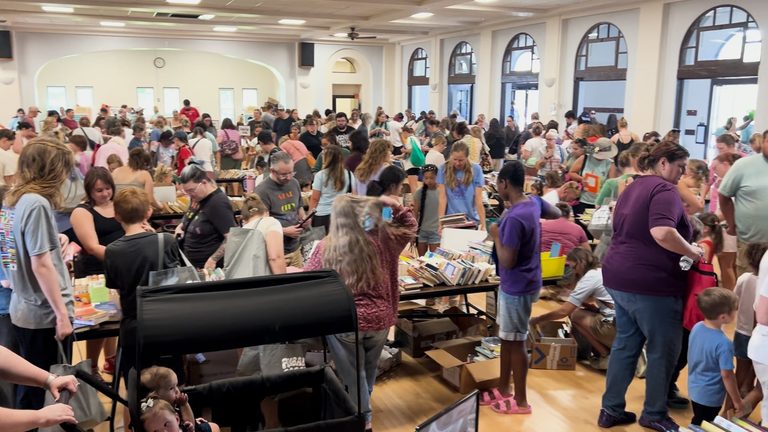 Wordstock Brings Free Books To Hundreds At Lincoln S Antelope Park