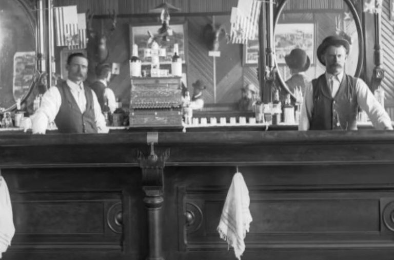 Wyoming Road Trip Guide Classic Bars And Saloons Worth Visiting