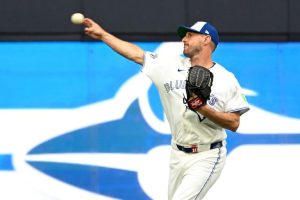 Yankees Dominate Red Sox 16 1 Clinch Season Series And Wild Card Lead