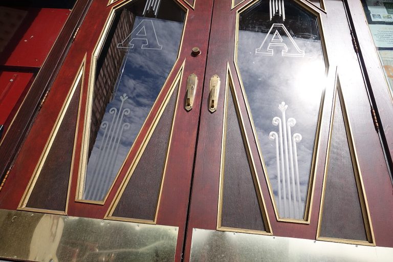 Screenland Armour Theatre — Kansas City