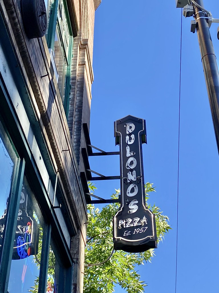 Dulono's Pizza — Minneapolis